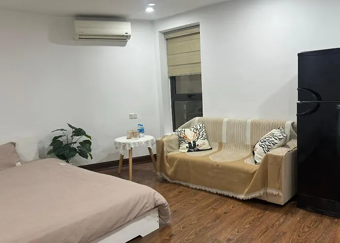 Bom'S House